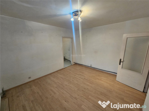 Resita, 2 Cam. Cf. 1, Et. 1, Micro 2