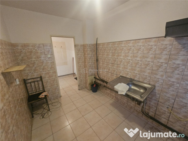 Resita, 2 Cam. Cf. 1, Et. 1, Micro 2