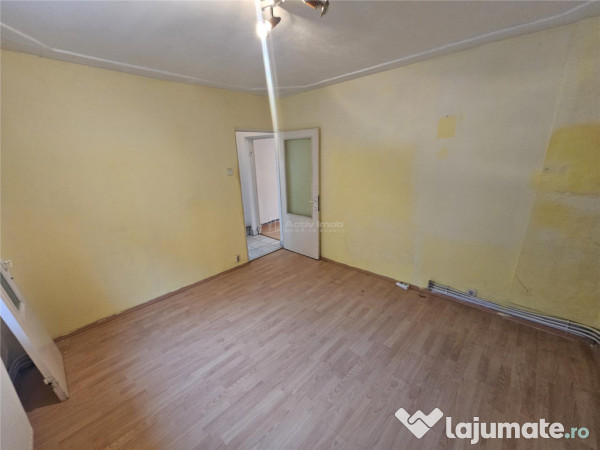 Resita, 2 Cam. Cf. 1, Et. 1, Micro 2