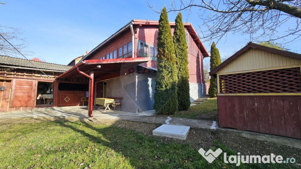 Casă / Vilă cu 3 camere de vânzare-Cacica-Suceava 