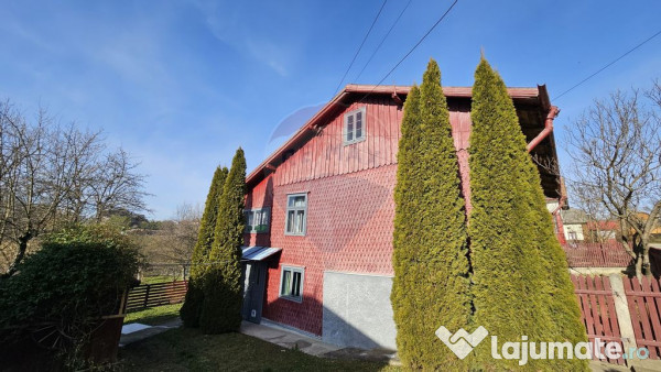 Casă / Vilă cu 3 camere de vânzare-Cacica-Suceava 