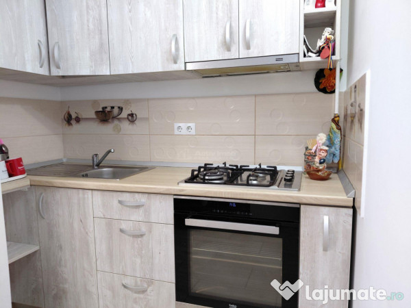 Apartament 3 Camere Etaj 1 decomandat renovat mobilat utilat