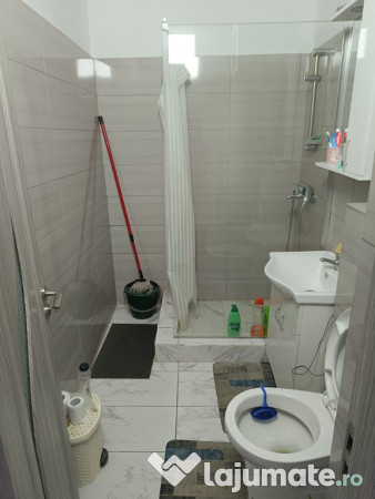 Apartament 2 camere et 4 