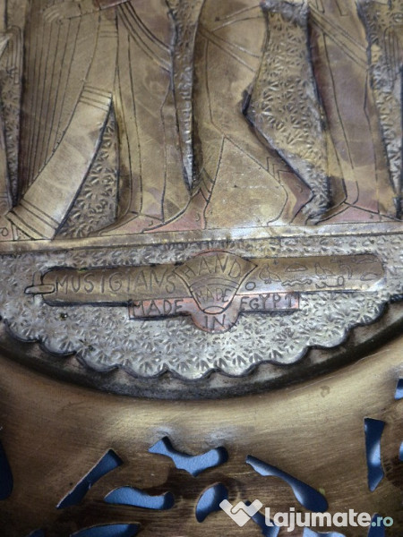 Platou ornamental din alama manufacturat in Egipt peste 50 ani vechime 