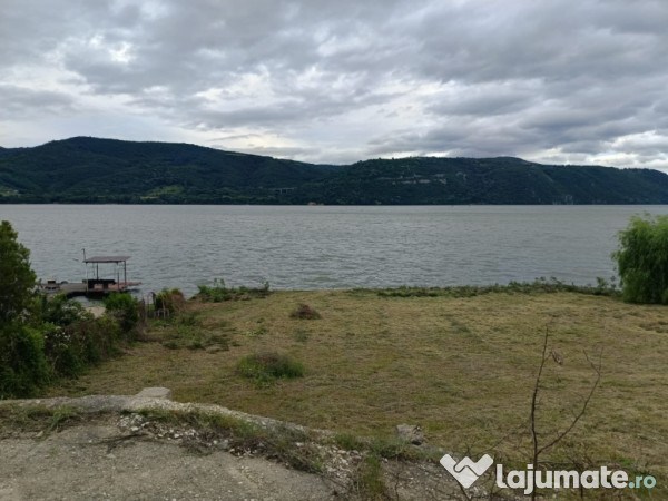 Teren clisura Dunării 1480mp 