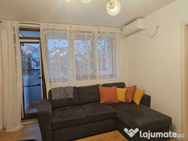 Închiriere apartament 3 camere mobilat, etaj 2, zonă li...