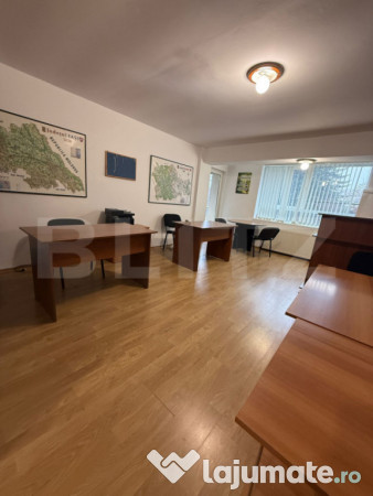 Apartament 3 camere, pretabil spatiu comercial, 85 mp, zona 