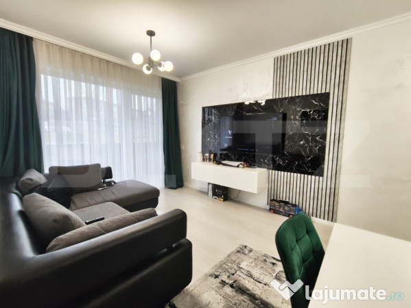 Apartament cu 3 camere, 2 bai, loc parcare - Prima Universi