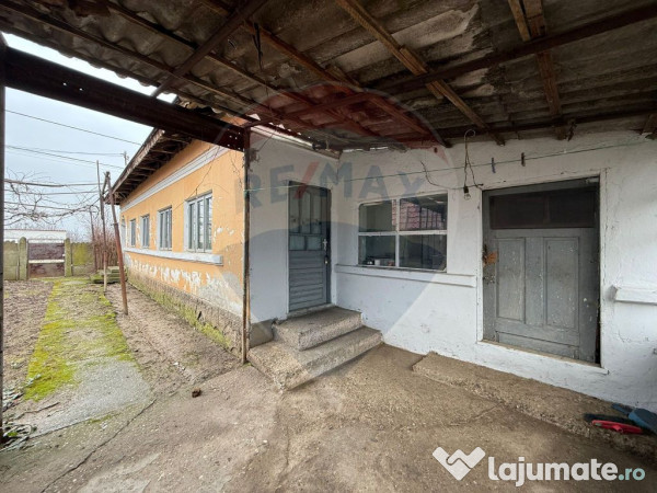 Casă / Vilă cu 3 camere de vânzare 