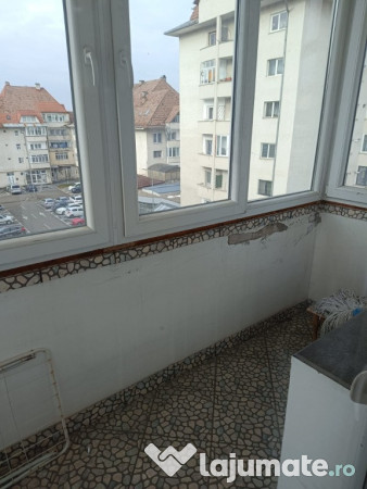 Apartament 3 camere C.R.Vivu 