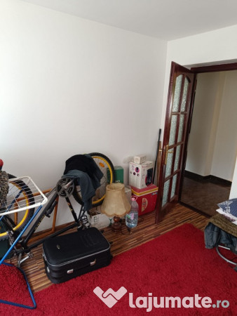 Apartament 3 camere C.R.Vivu 