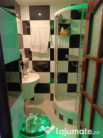 Apartament 3 camere C.R.Vivu 