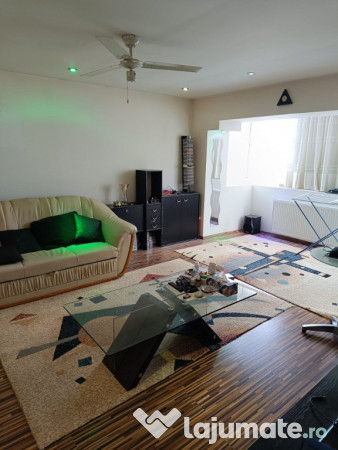 Apartament 3 camere C.R.Vivu 