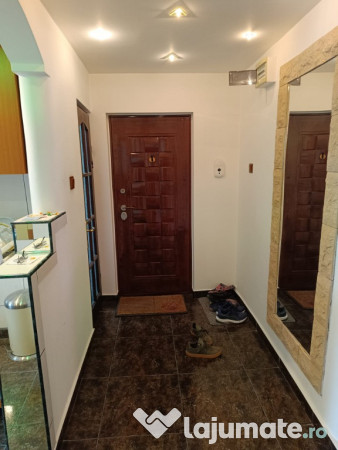 Apartament 3 camere C.R.Vivu 