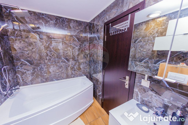 Apartament cu 2 camere de vânzare în zona Republicii 