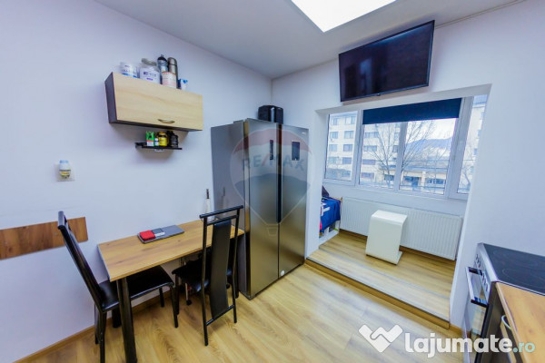 Apartament cu 2 camere de vânzare în zona Republicii 