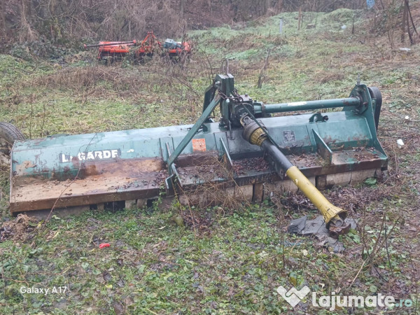 Tractor zetor,tocătoare plug,freză 