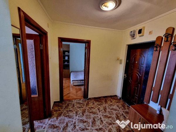 Gara mangaliei-apartament 2 camere decomandat 52 mp 