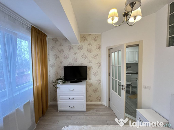 Studio bine compartimentat, parcare, complet mobilat, ren...