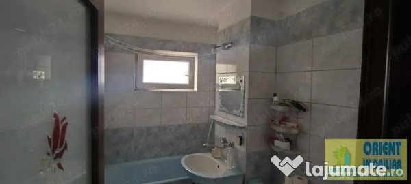 Casa de Cultura, decomandat, 3 camere, etaj 2, gaze, apartament 