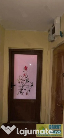Casa de Cultura, decomandat, 3 camere, etaj 2, gaze, apartament 