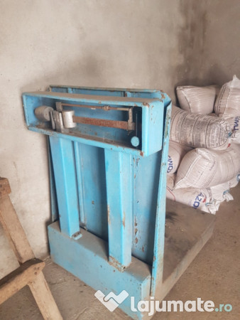 Cantar mecanic de 500 kg in stare foarte buna de functionare 