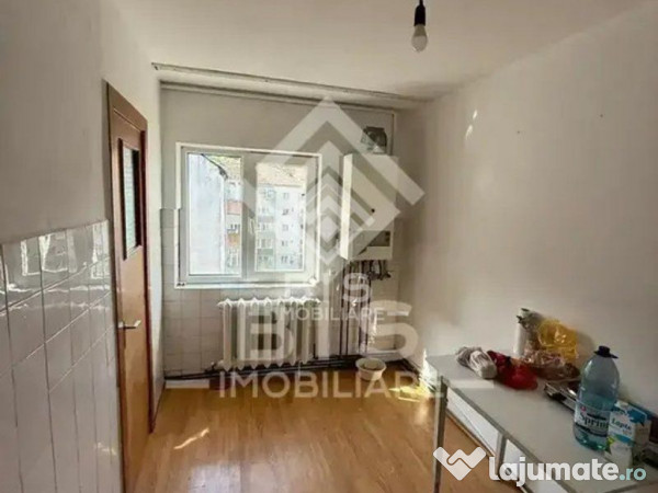 Apartament 3 camere str. Constantin Roman Vivu 