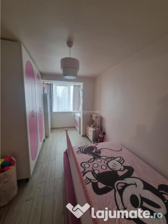 Apartament 3 cam et 2 decomandat renovat zona Colfescu 