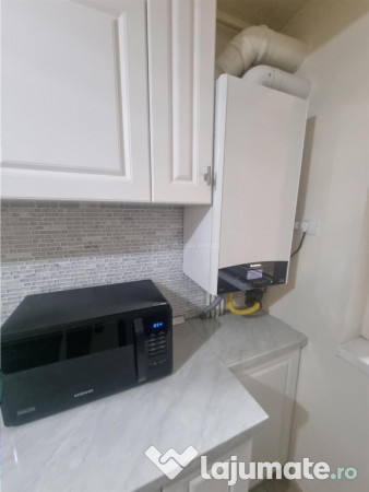 Apartament 3 cam et 2 decomandat renovat zona Colfescu 