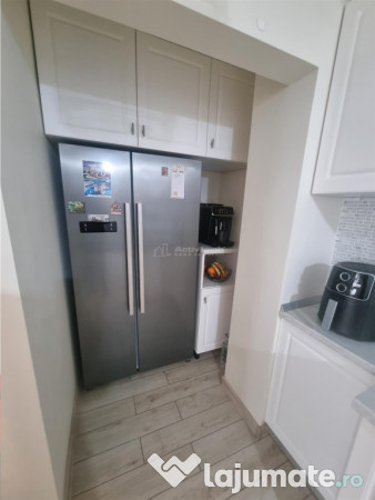 Apartament 3 cam et 2 decomandat renovat zona Colfescu 