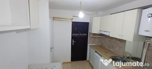 Camera- de inchiriat - Steagu