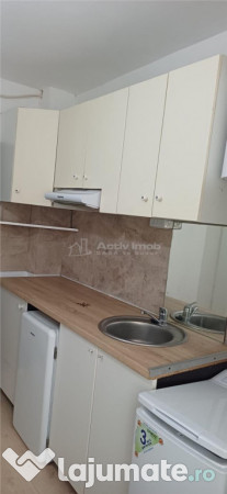 Camera- de inchiriat - Steagu