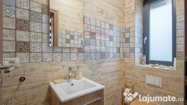 Casă premium cu 270 mp utili, 7 camere ,curte generoasă... 