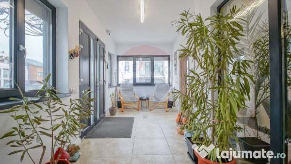 Casă premium cu 270 mp utili, 7 camere ,curte generoasă... 