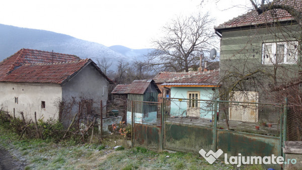 Casa curte si gradina in Branisca (la 15 Km de Deva)