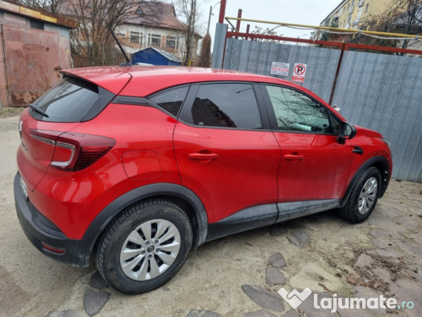 Renault Captur 2021 cu 57.000 km rulati 
