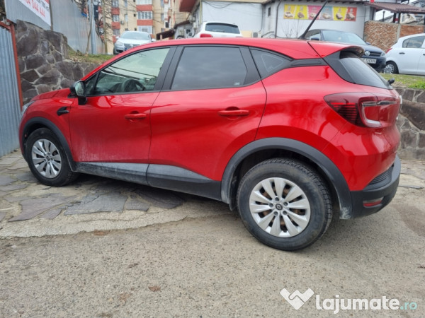 Renault Captur 2021 cu 57.000 km rulati 