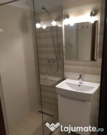 Garsoniera zona Universitate 