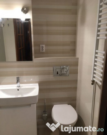 Garsoniera zona Universitate 