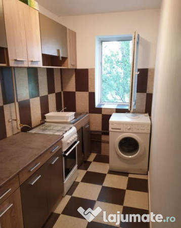 Garsoniera zona Universitate 