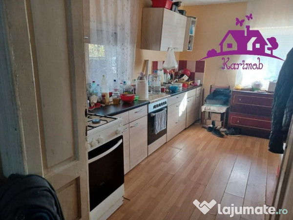 Casa la curte comuna in localitatea Nojorid 