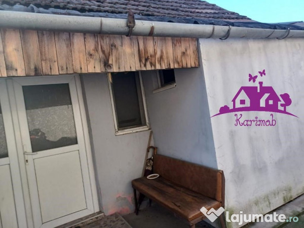 Casa la curte comuna in localitatea Nojorid 