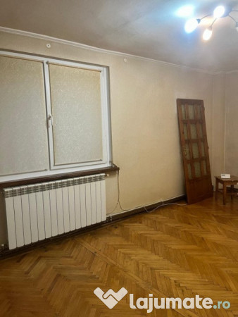 Apartament Central ,3 camere, 72mp ,etaj intermediar, zona