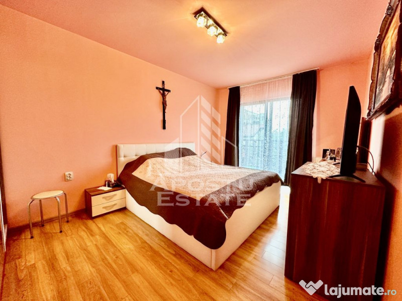 Duplex cu 4 camere situat la asfalt, in zona Planetelor