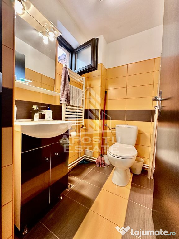 Duplex cu 4 camere situat la asfalt, in zona Planetelor