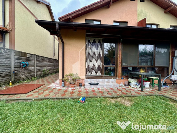 Duplex cu 4 camere situat la asfalt, in zona Planetelor