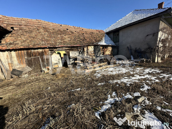 Casa cu potential de investitie 280 mp utili teren liber 206 