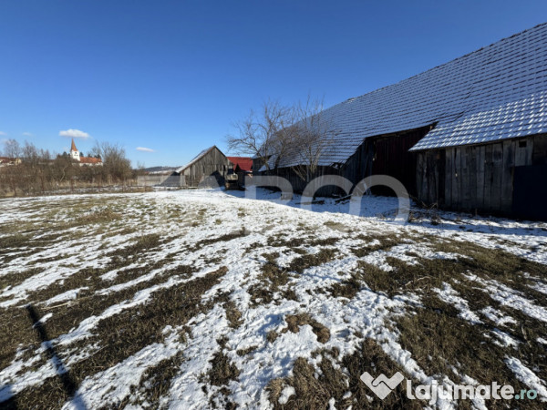 Casa cu potential de investitie 280 mp utili teren liber 206 