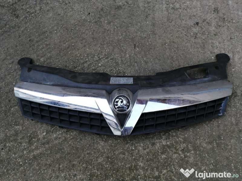 Grila radiator Opel Astra H GTC