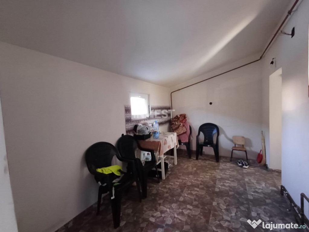 CASA CU 4 CAMERE , BECI SI GARAJ , 825MP TEREN , VOINESTI 